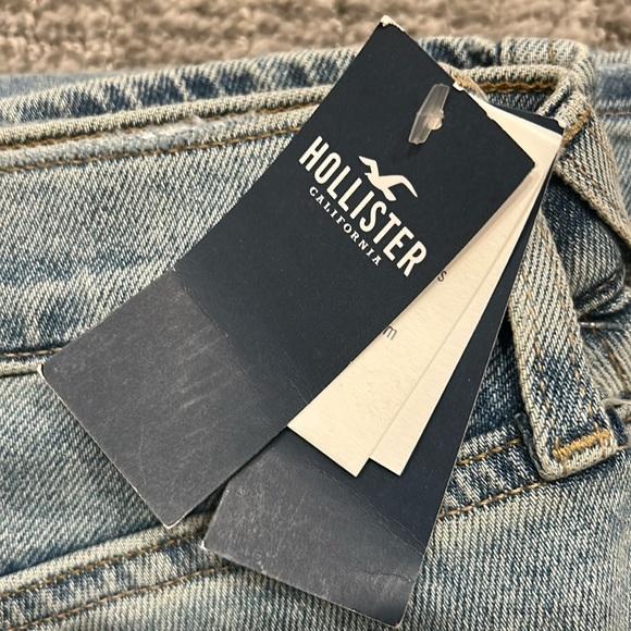 Hollister Light Blue Loose Fit Jeans - Picture 7 of 7